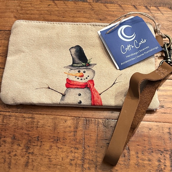 New Snowman cotton Canvas Wristlet with Leather Strap - Picture 1 of 5